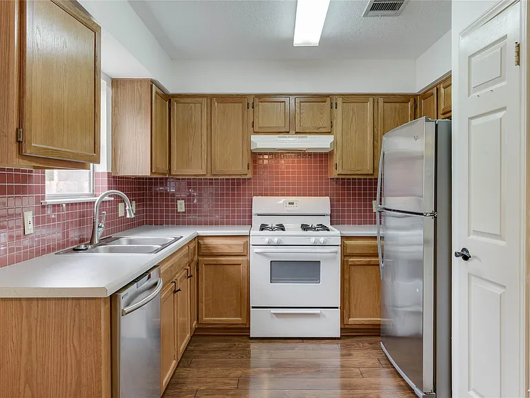 13210 Marrero Dr — Photo 16