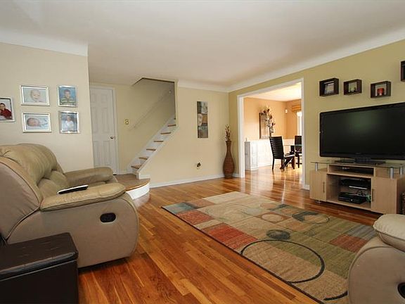 2nd image of 7779 Jandaracres Dr