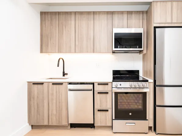 107 South 6th Street image 3 of 24