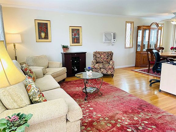 3rd image of 11 Oxford Ave