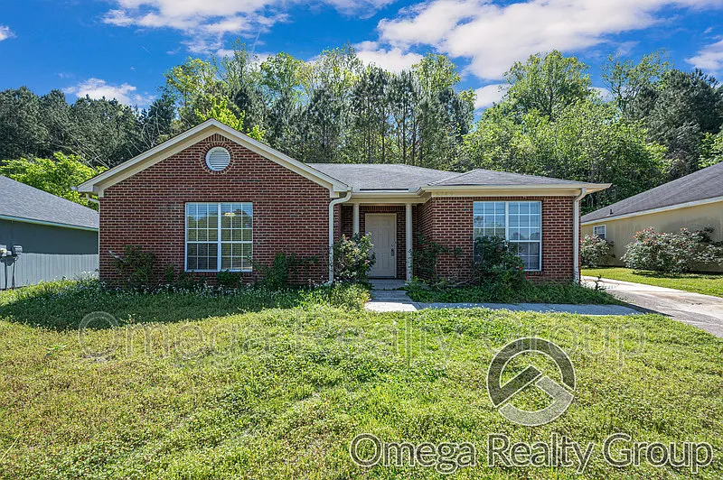 6749 Lakes Edge Ln