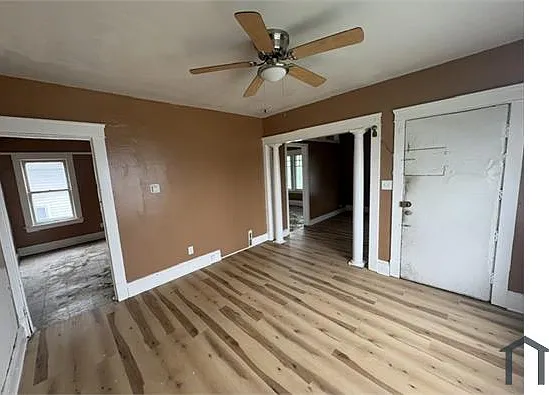 12406 Kinsman Rd — Photo 2