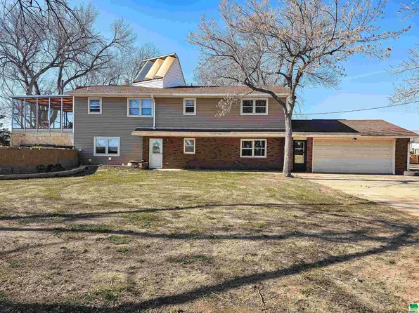 467 Dixon Path, South Sioux City, NE 68776