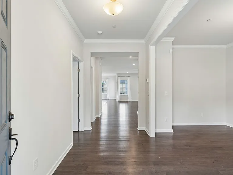 2030 Oglethorpe Dr — Photo 6