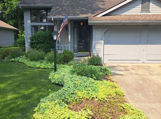 1907 Creekwood Dr, South Bend, IN 46635