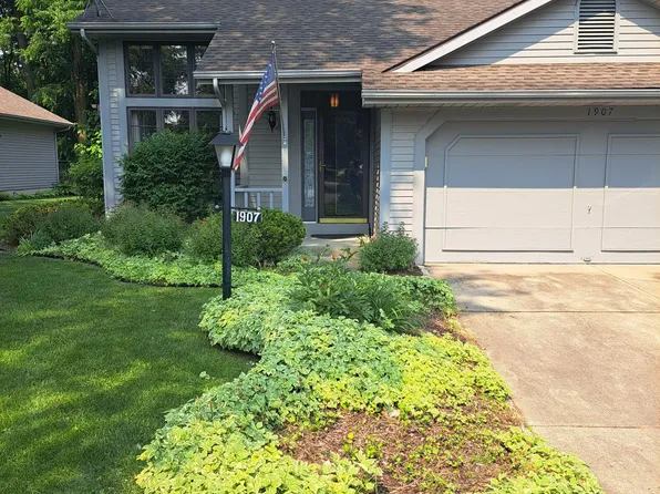 1907 Creekwood Dr, South Bend, IN 46635