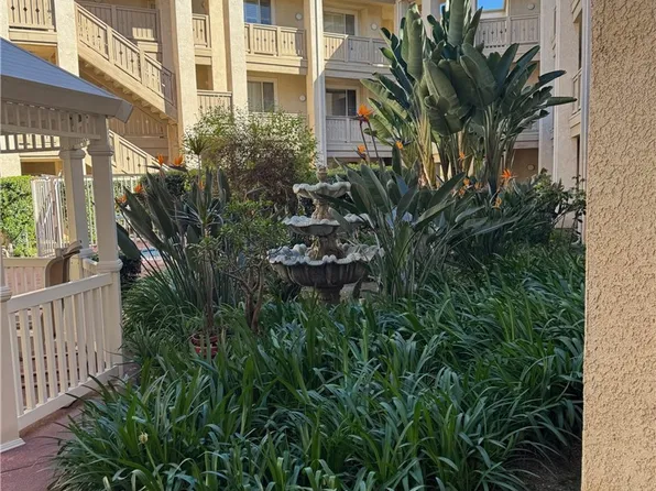 130 S Barranca St APT 212, West Covina, CA 91791