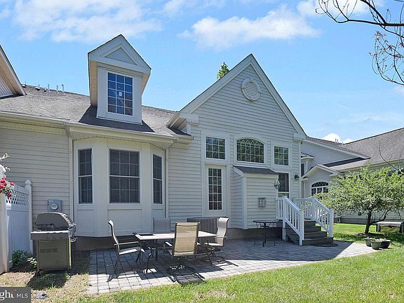 4th image of 74 Schindler Ct