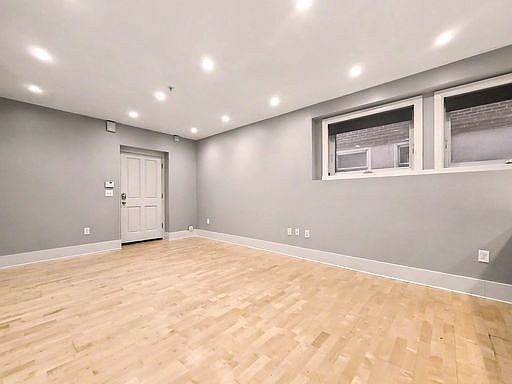 4th image of 1014 E Denny Way #B