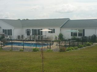 282 E Valcourt Rd, Grove City, PA 16127