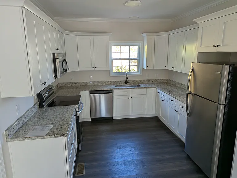 214 Evans St — Photo 5