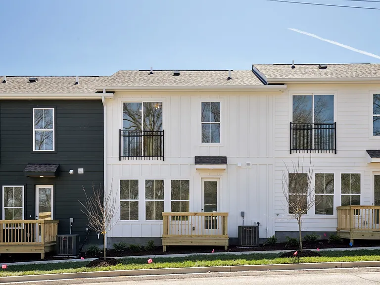 375 Archwood Dr — Photo 42