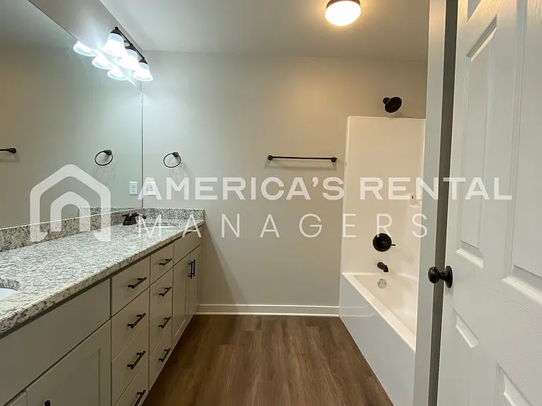 6228 Burbank Crossing Loop — Photo 19