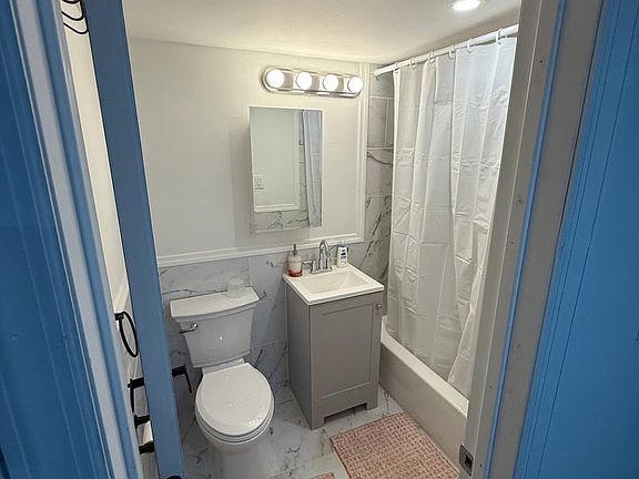 2nd image of 174 Boyd Ave #B