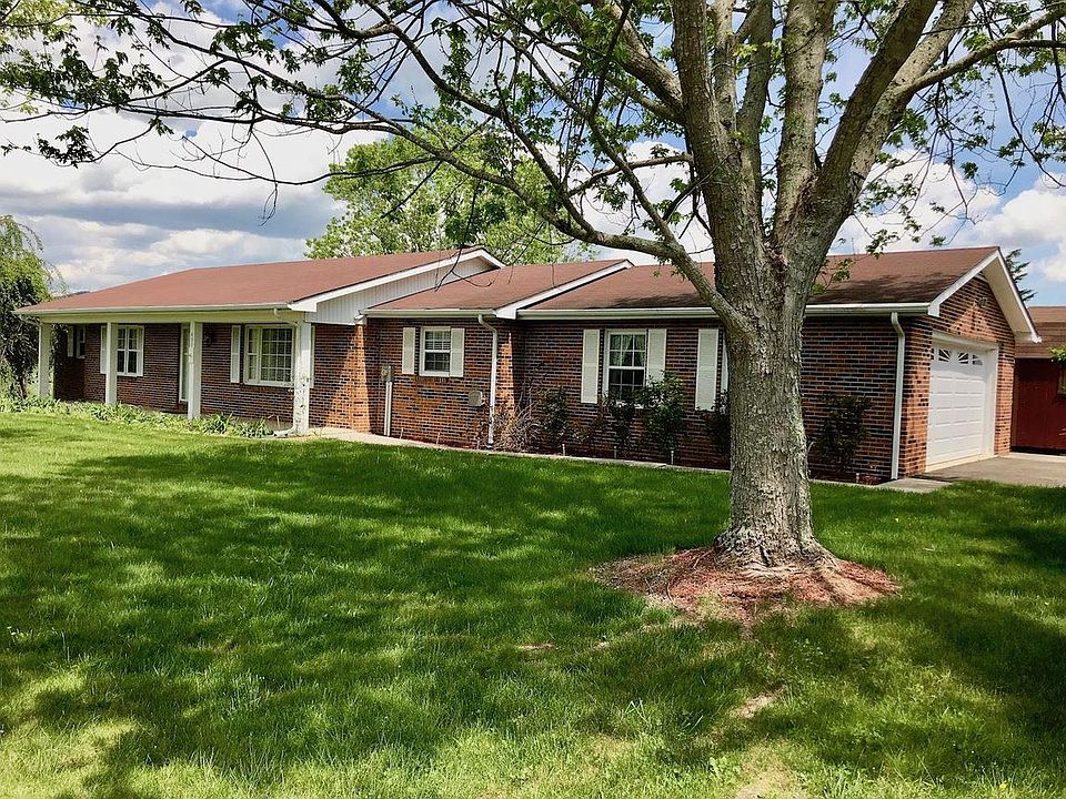 1st image of 450 Tremough Dr