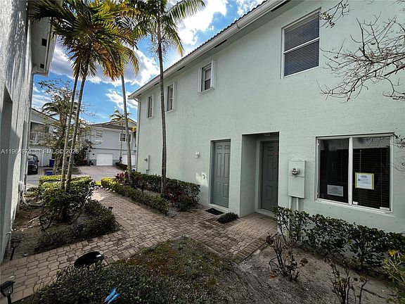 3rd image of 3021 Laurel Ridge Cir