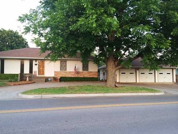 2nd image of 1700 Vickie Dr