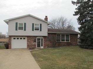 2310 Juniper Dr, Peru, IL 61354