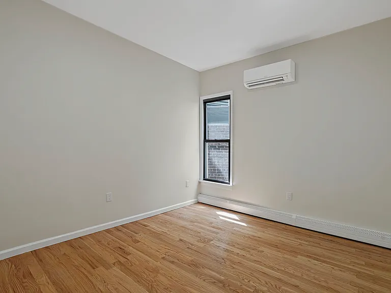 16 Russell St #GROUND-FLOOR — Photo 13