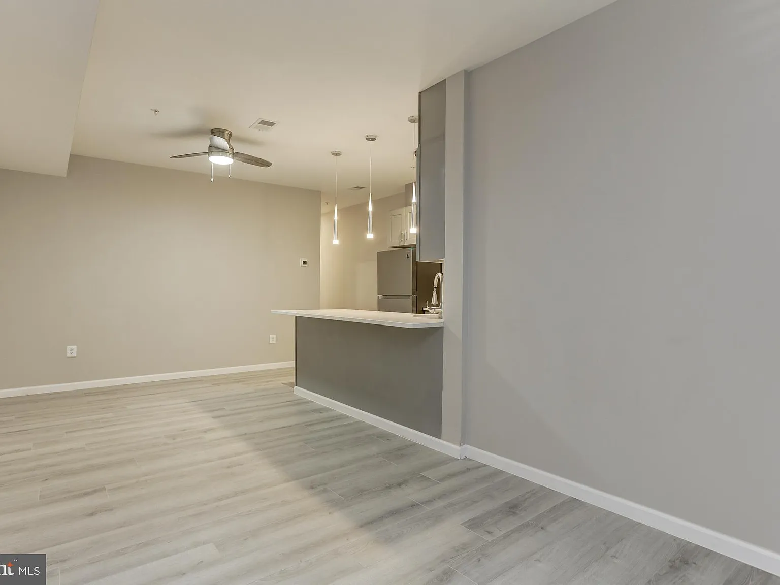 2 bed, 900 sqft, $1,700 — Photo 2