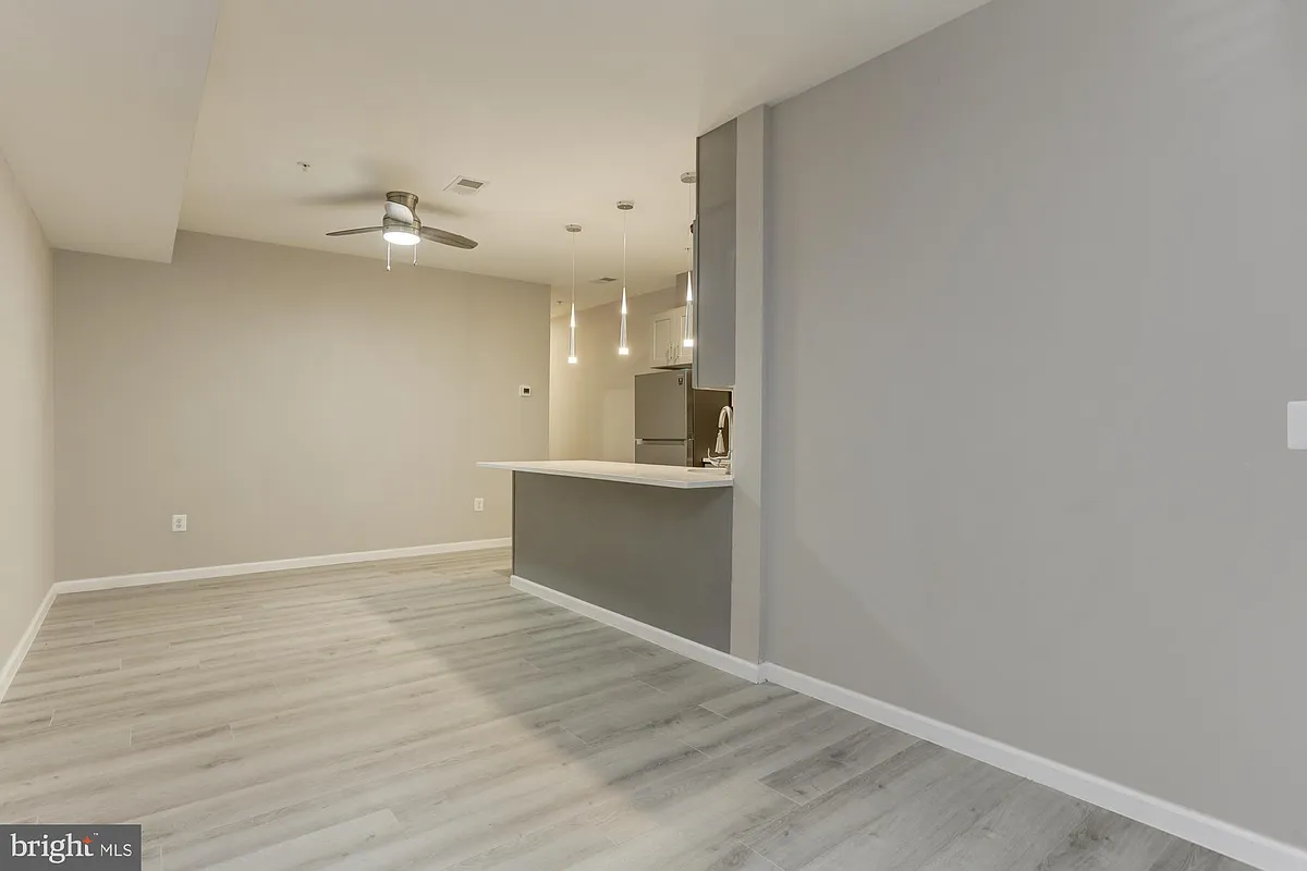 Building Photo - 400 Highland Ave #402