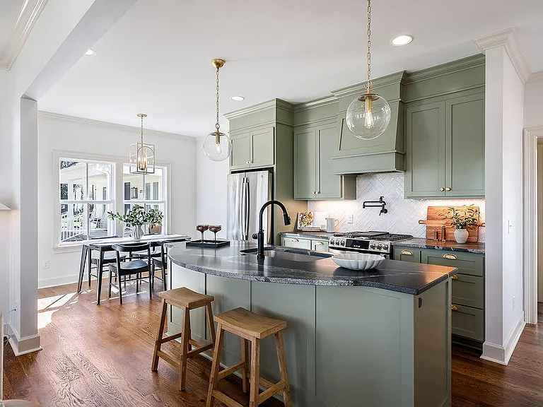 221 Williamsburg St NE — Photo 21