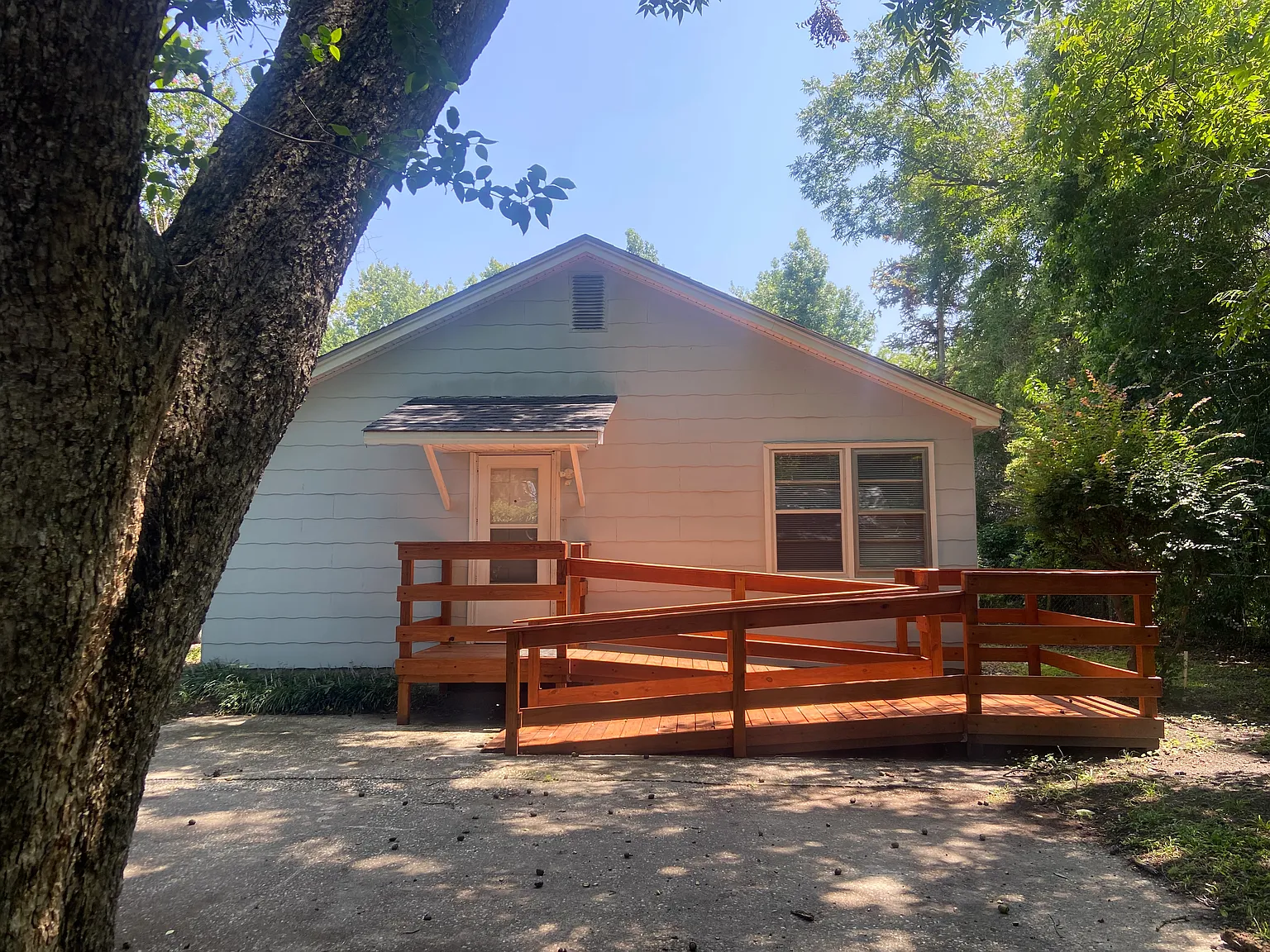 3 bed, 1234 sqft, $1,500 — Photo 3