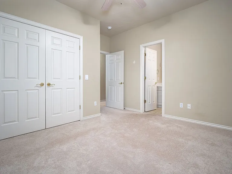 1032 W Lindsey St #A — Photo 26