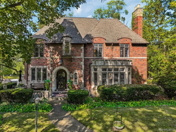 3230 Cambridge Ave, Detroit, MI 48221