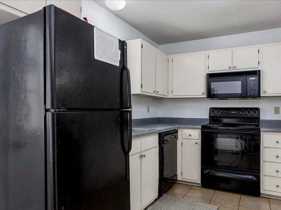1st image of 1702 Brightside Dr APT C