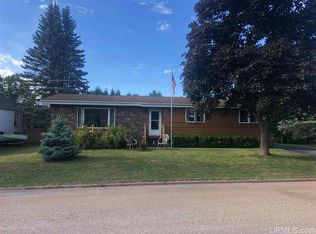 829 Maurice St, Ishpeming, MI 49849