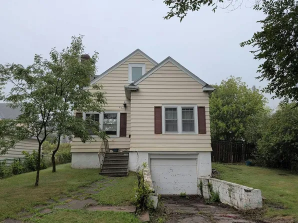 909 E 10th St, Duluth, MN 55805