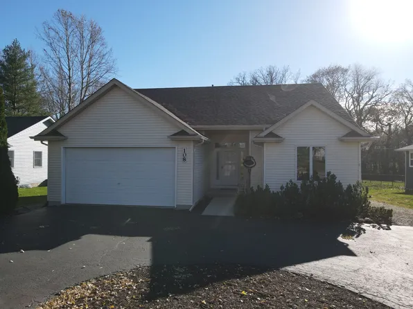 108 Tammy Ln, Somonauk, IL 60552