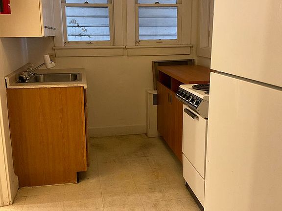 4th image of 20-22 S Prince St #6