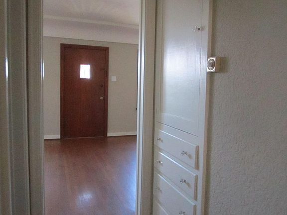 3rd image of 359 Park Ave