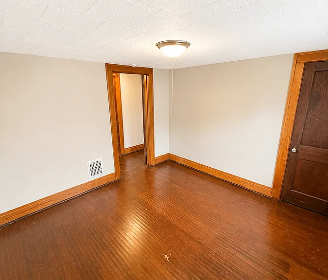 172 Roesch Ave #3 — Photo 5