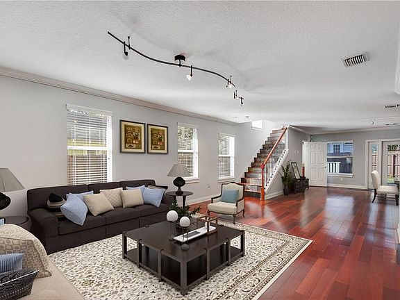 3rd image of 1221 Noble Pl