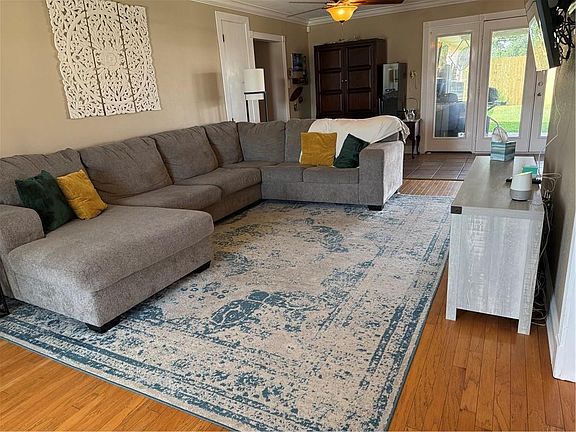 5th image of 1529 Vegas Dr
