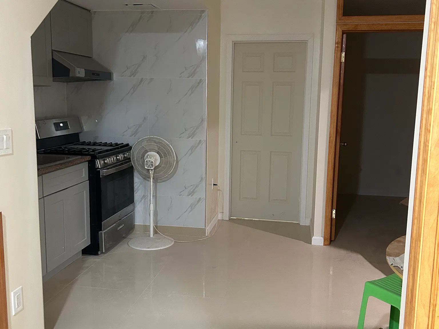 2 bed, 600 sqft, $2,000 — Photo 2