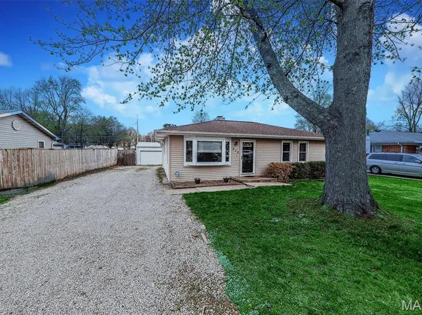 312 Frey Ln, Fairview Heights, IL 62208