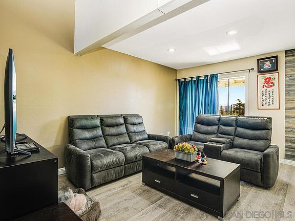 3rd image of 9845 Paseo Montalban