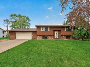 2505 Brenner St, Roseville, MN 55113