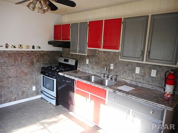3rd image of 5814 N Andover Ct