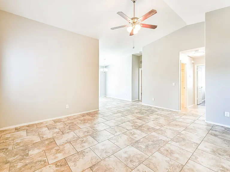 2781 W Mira Dr — Photo 3