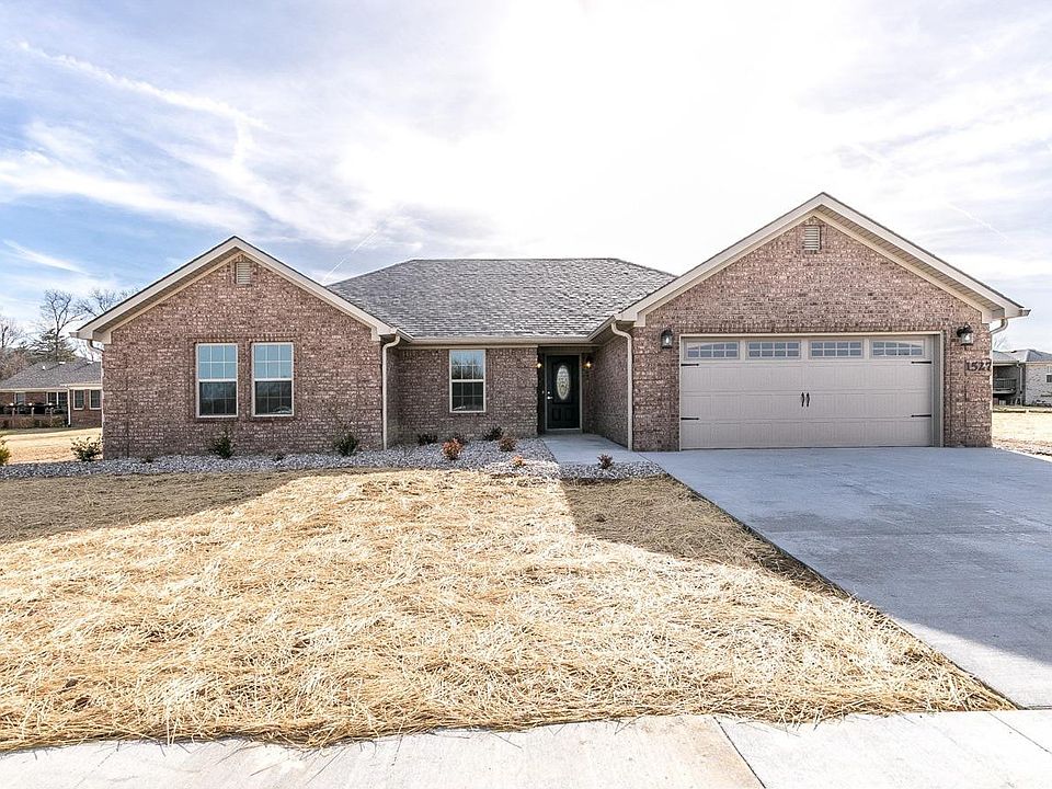 1st image of 1527 Phyllis Dr