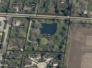 9350 NW 70th Ave, Johnston, IA 50131