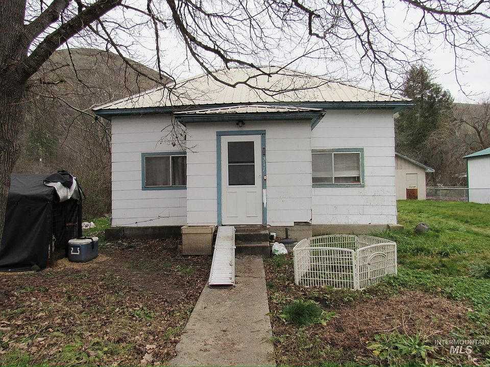 1st image of 317 Esther St