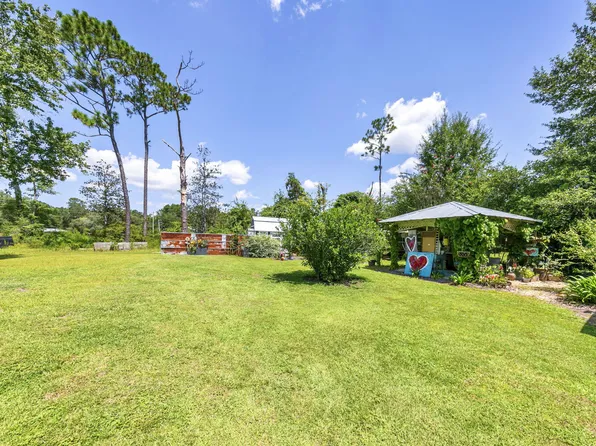 90 Jones Dr, Freeport, FL 32439