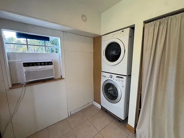 322 1/2 Puritan Rd #1 — Photo 8