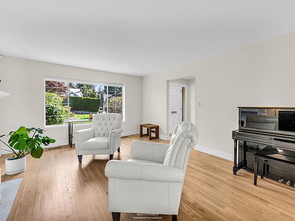 4th image of 1405 20th St